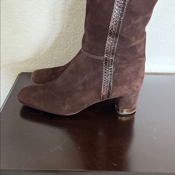 Tory Burch Uma Brown suede Logo  Boots. Size 10 - Picture 10 of 14
